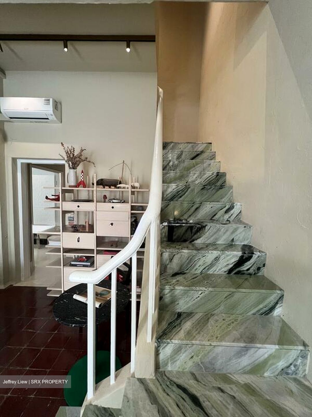 Baker Street (D28), Office #523166631